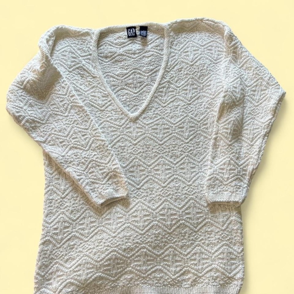 1990s vintage Gap v neck cotton sweater in white. Perfect condition.‎ Size M / L
